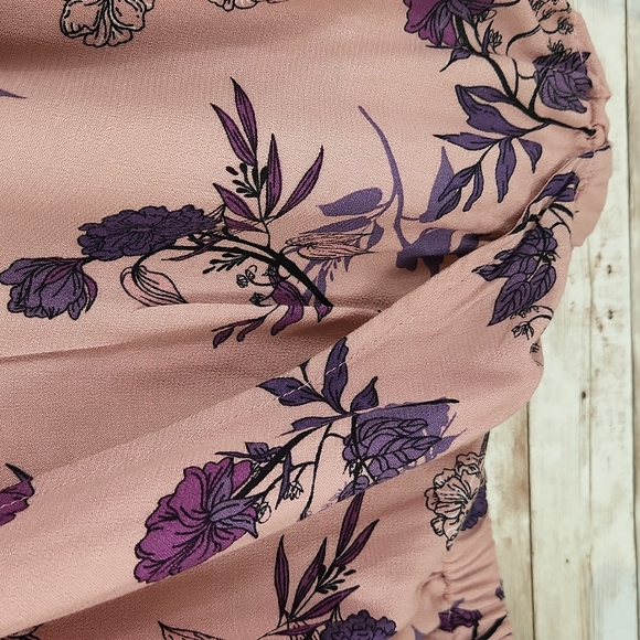 Torrid, women's Mauve and lavender floral top, snap closure, long sleeves, Sz 2 - Picture 7 of 8
